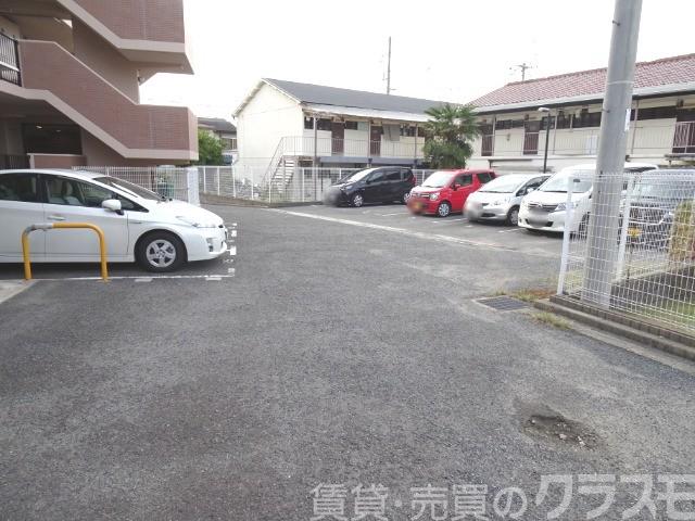 22/30 駐車場