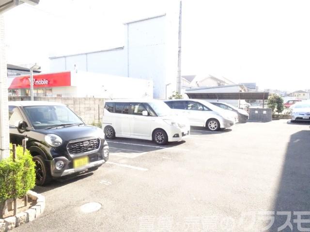22/30 駐車場
