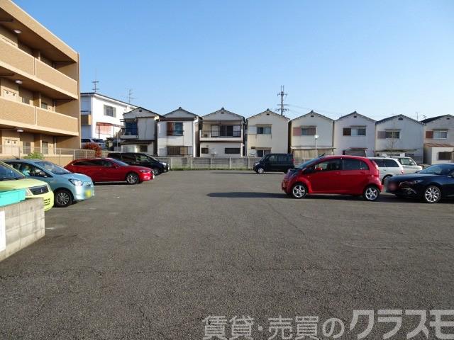 21/26 駐車場