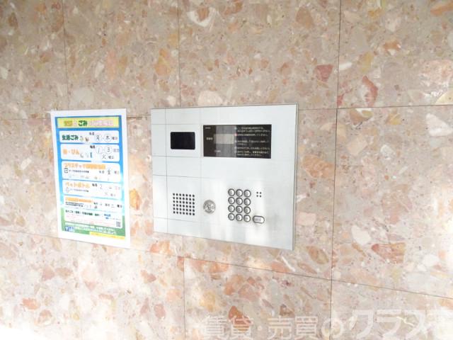 21/30 エントランス