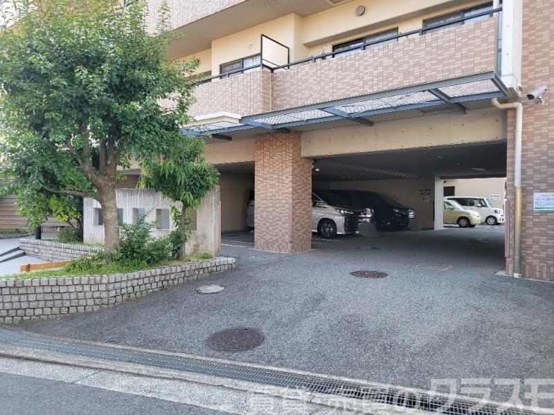 21/26 駐車場
