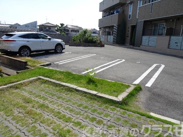 20/30 駐車場