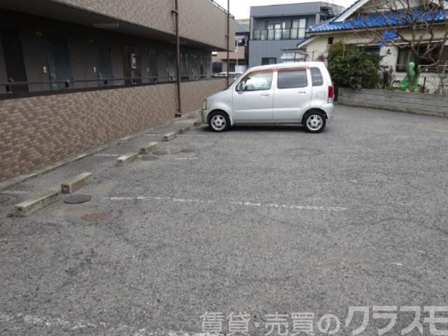18/23 駐車場