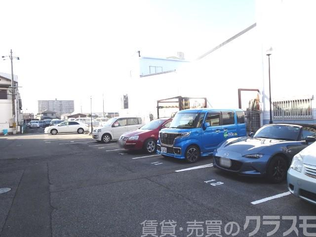 22/30 駐車場