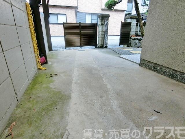 25/30 駐車場