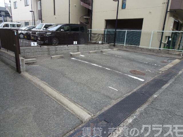 21/26 駐車場
