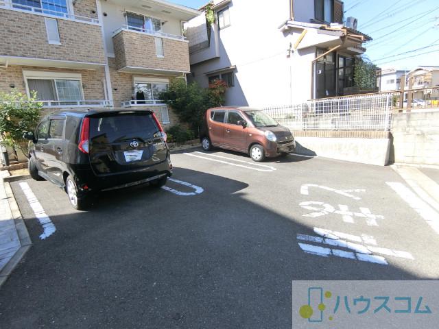 23/27 駐車場