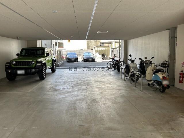 16/25 駐車場