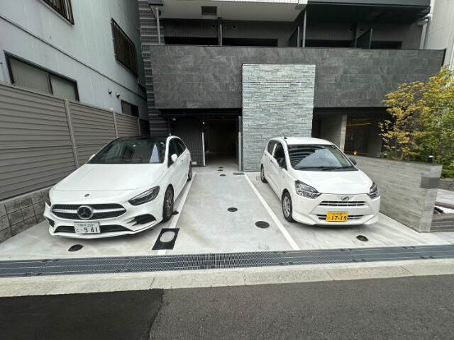 28/30 駐車場