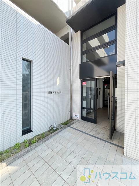 26/30 エントランス