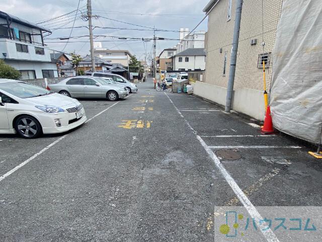 19/28 駐車場
