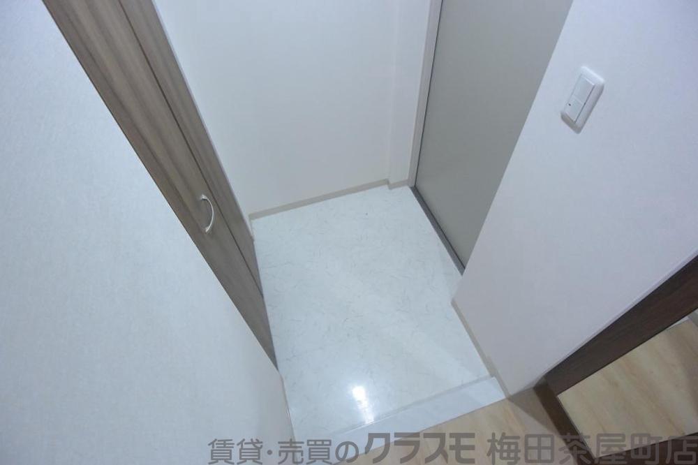 19/30 玄関