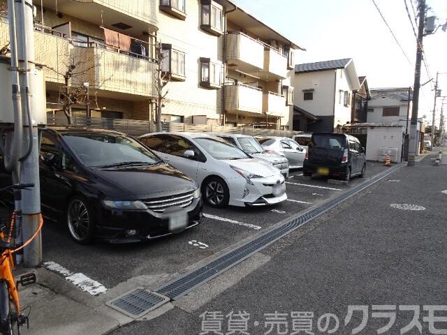 18/23 駐車場