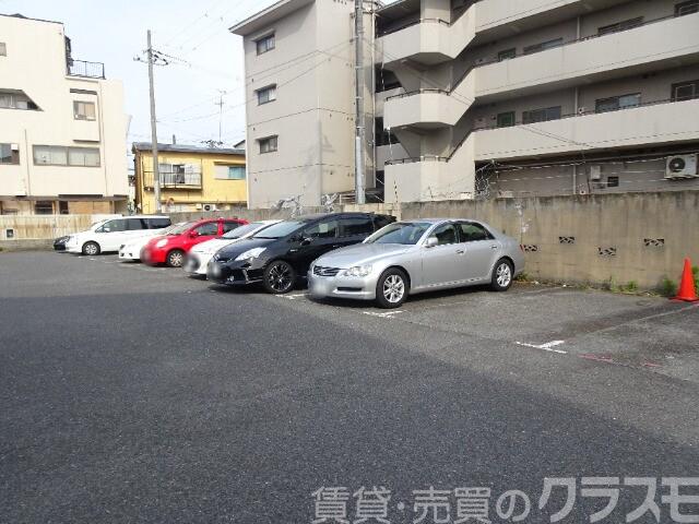 21/26 駐車場