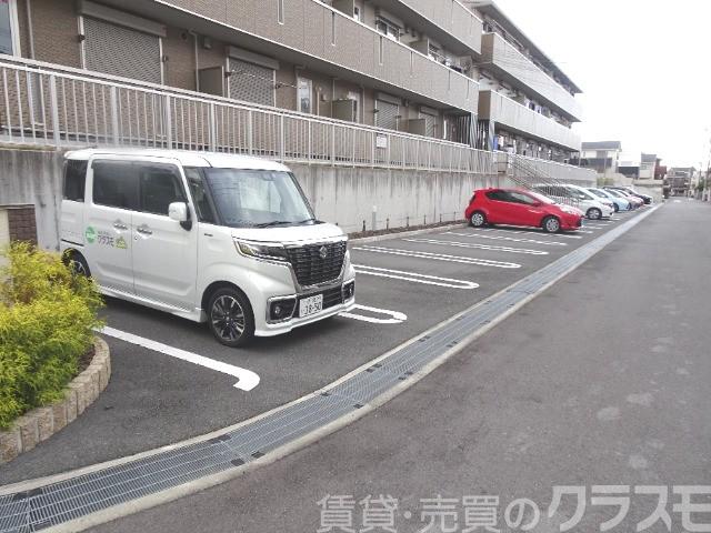 22/30 駐車場