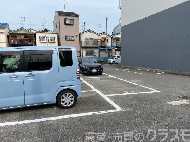 20/30 駐車場