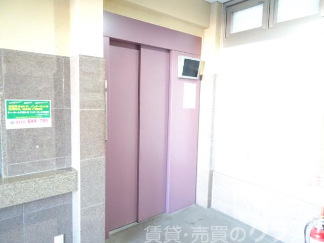 21/30 エントランス