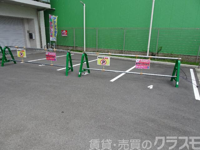 22/27 駐車場
