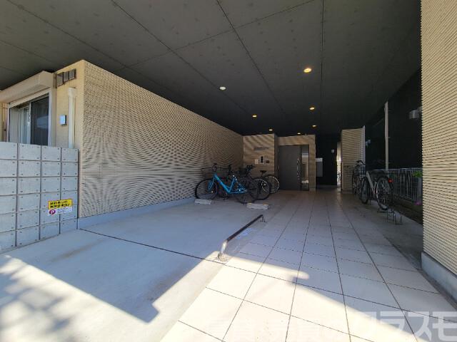 21/26 駐車場