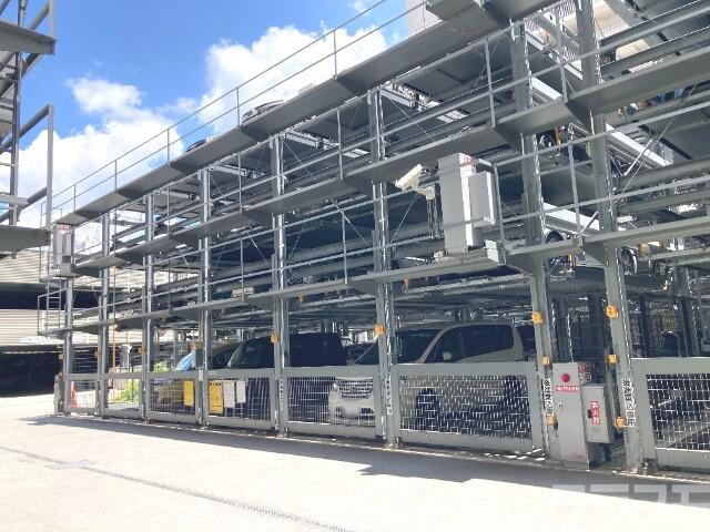 23/28 駐車場