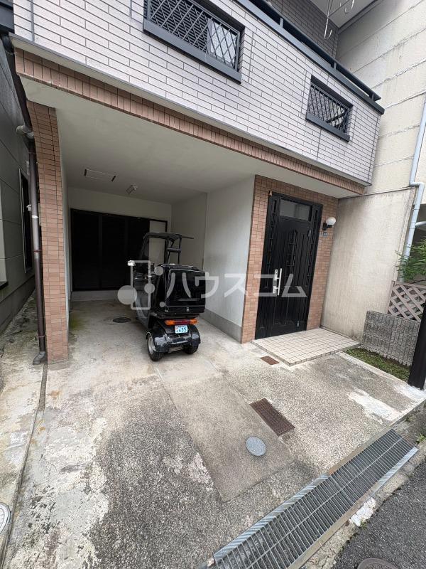 2/4 駐車場