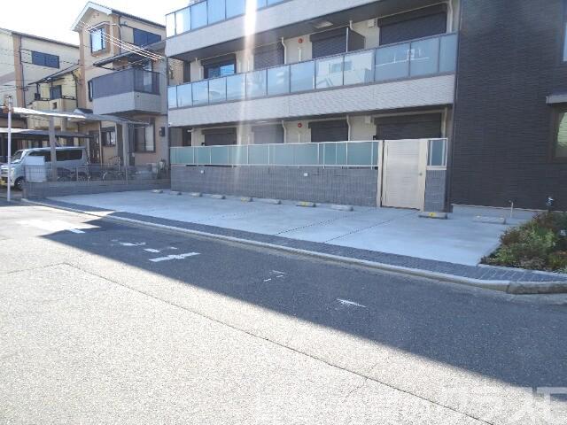 23/30 駐車場