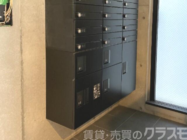 22/27 エントランス