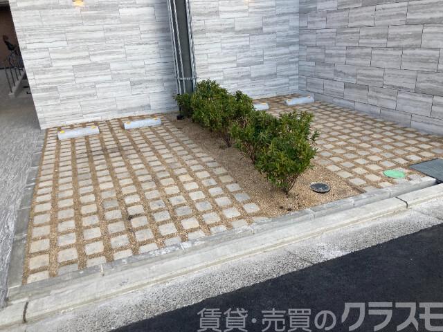 21/26 駐車場
