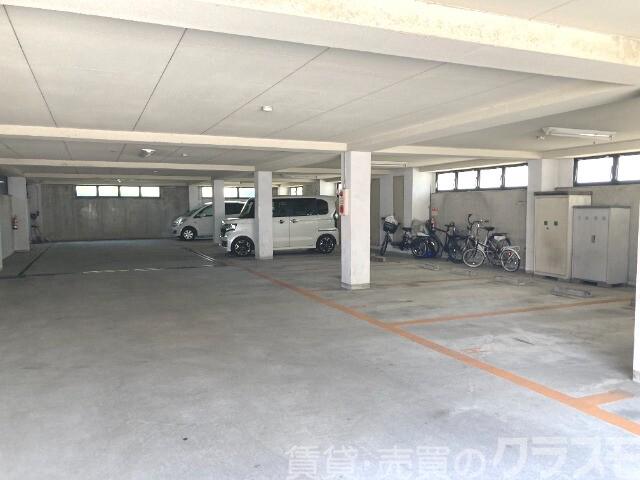 22/27 駐車場
