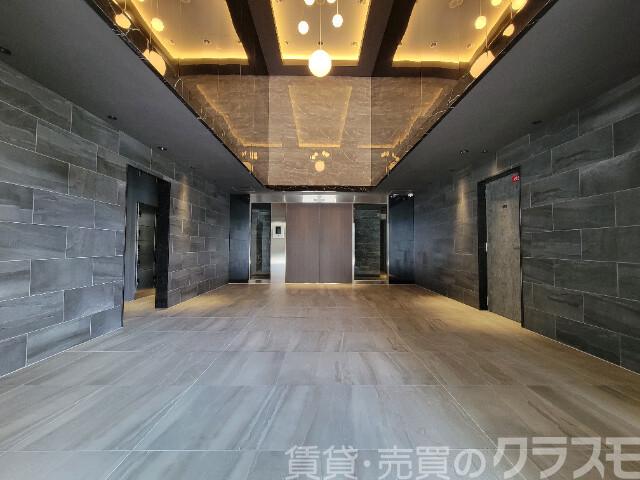 22/30 エントランス