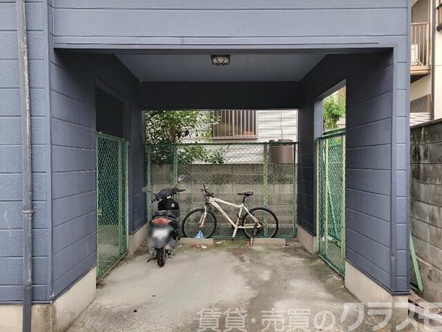 18/24 エントランス