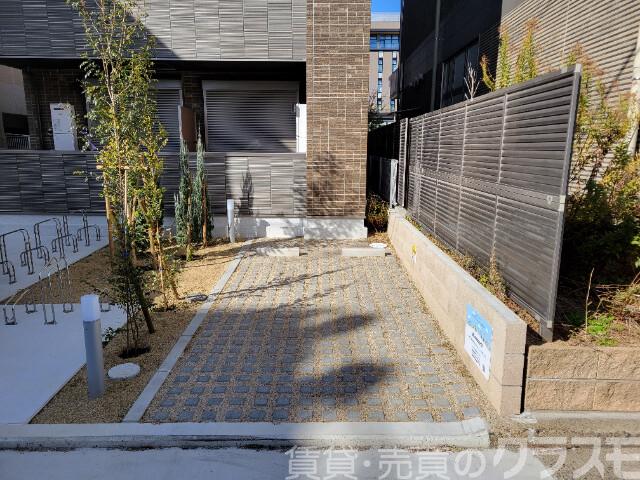 22/28 駐車場