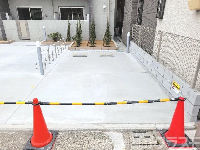 22/28 駐車場