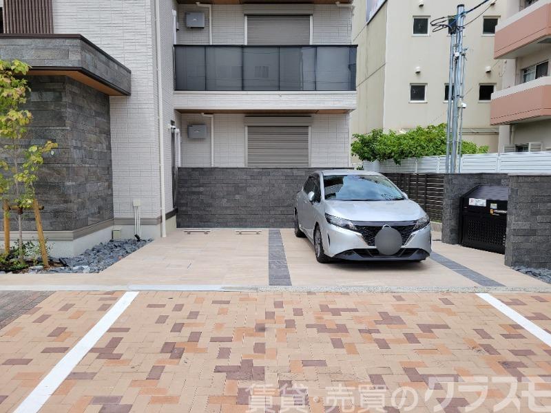 25/30 駐車場