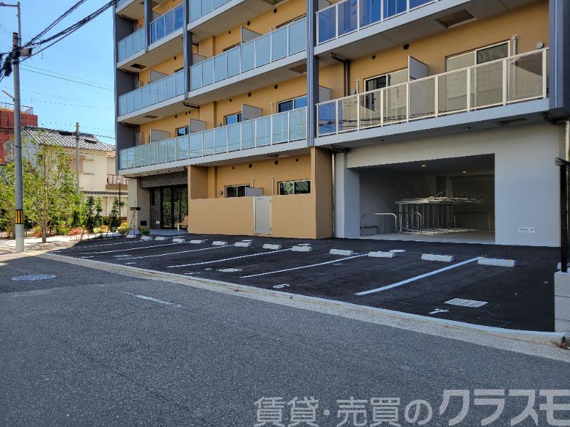21/28 駐車場