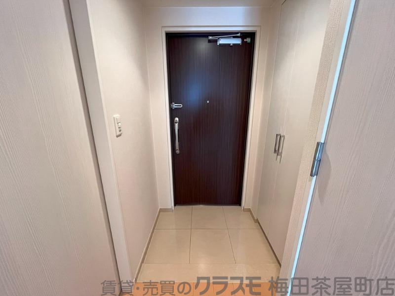 16/30 玄関