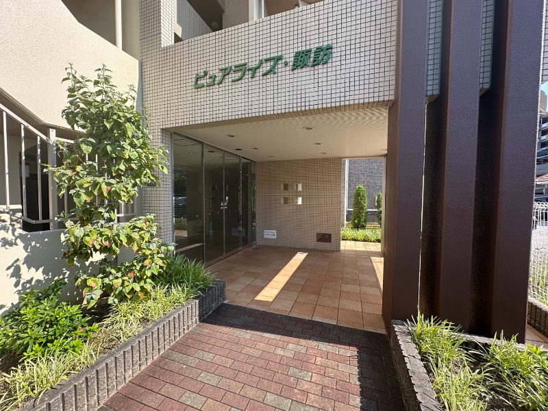 28/30 エントランス