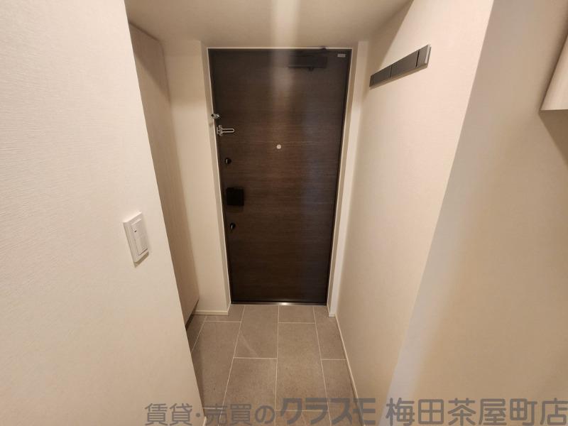 19/30 玄関