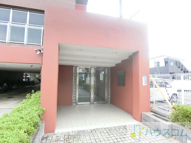 25/30 エントランス