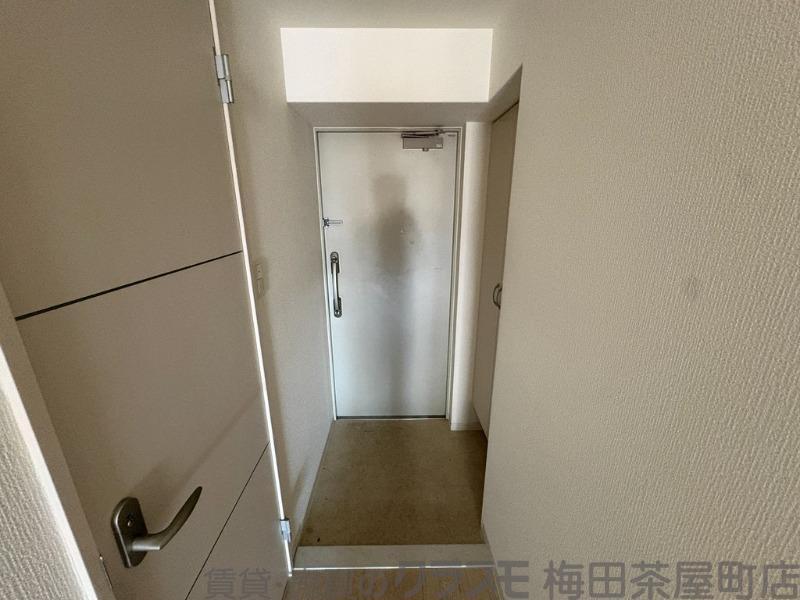16/30 玄関