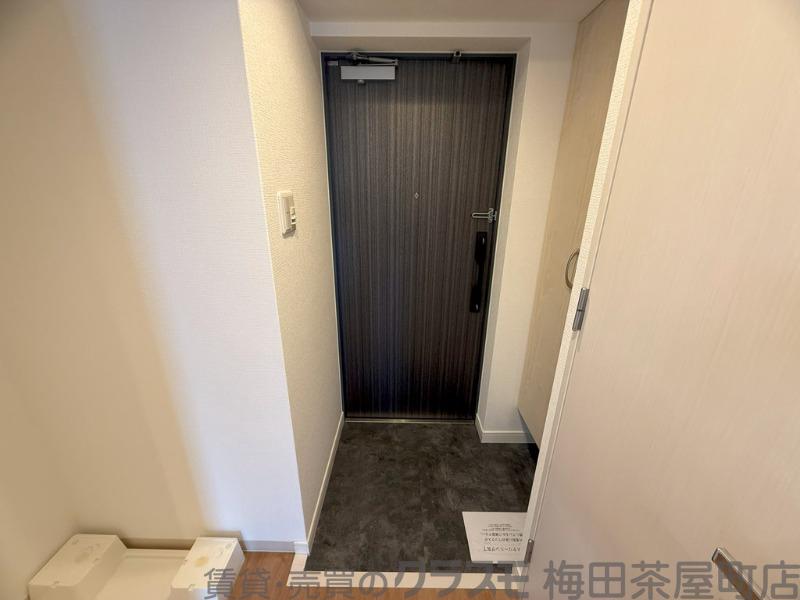 16/30 玄関
