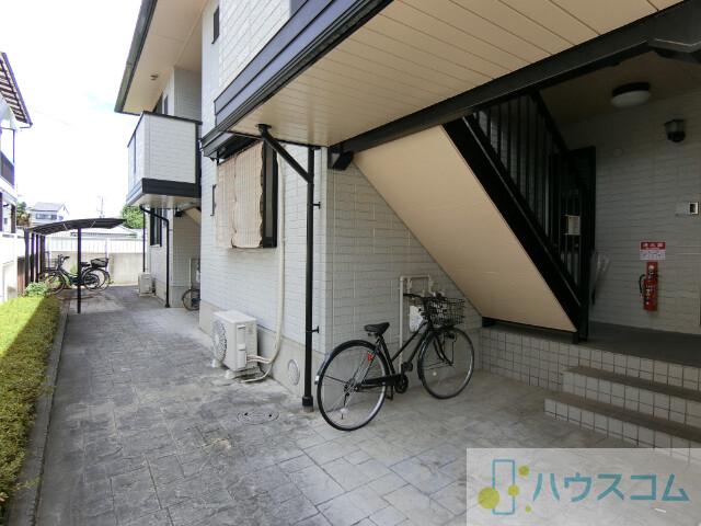 27/30 エントランス