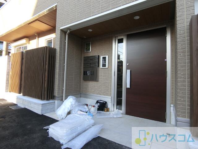 28/30 エントランス