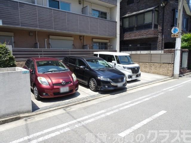 22/30 駐車場