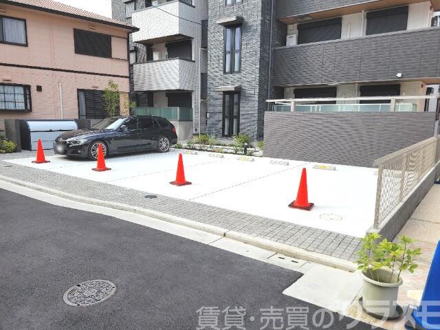 23/30 駐車場