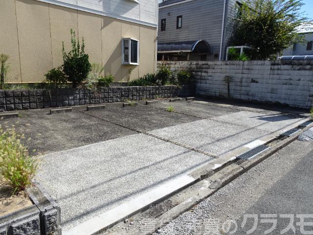 2/13 駐車場