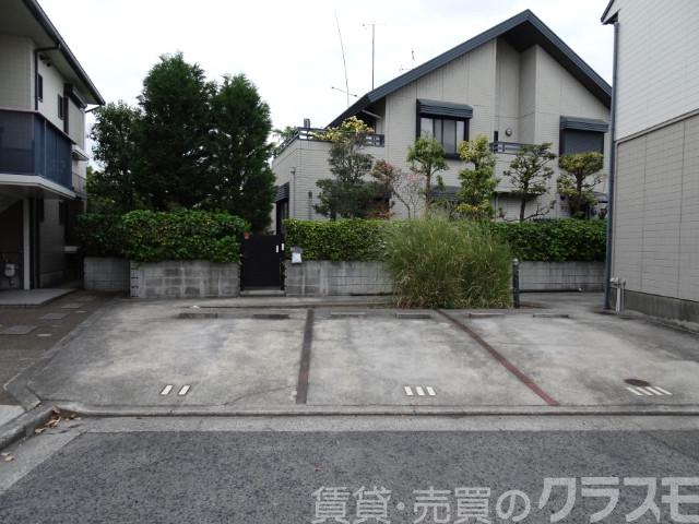 17/23 駐車場