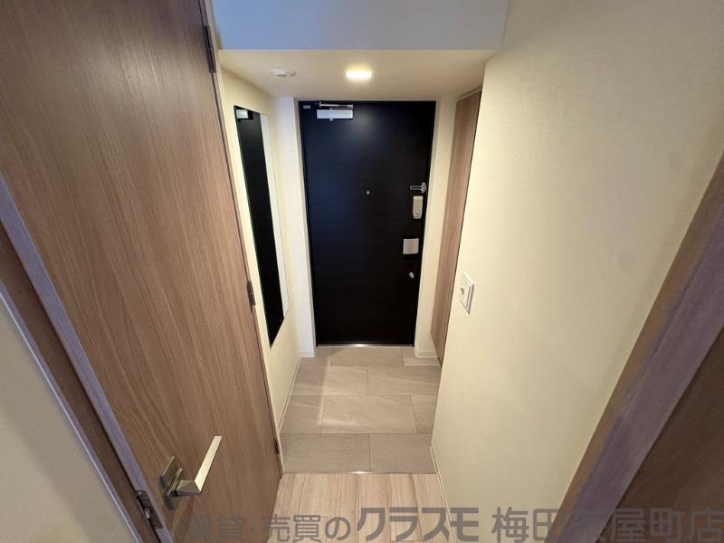 16/30 玄関