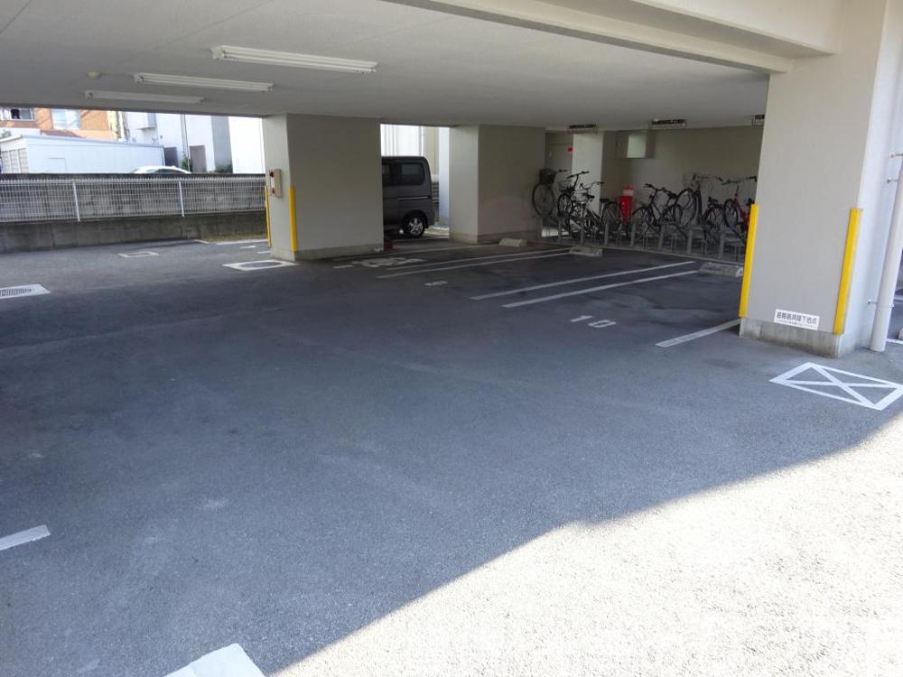 3/7 駐車場
