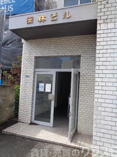 21/25 エントランス